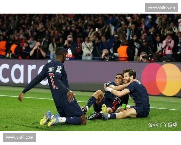 巴黎圣日耳曼联对阵曼联巅峰对决欧陆豪门激情碰撞赛场风云再起球迷瞩目